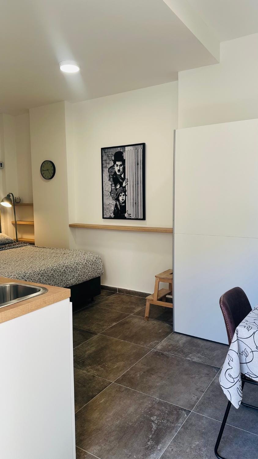 Kitchen or kitchenette, Bedroom