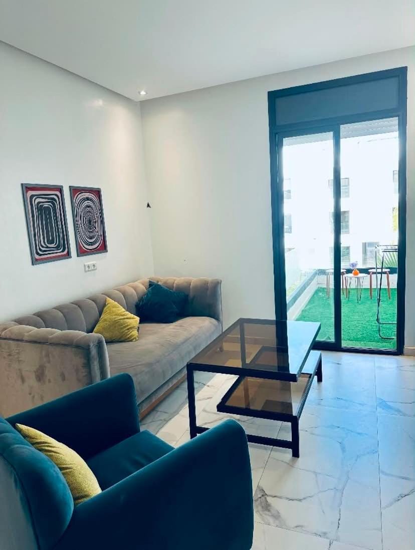 Communal lounge/ TV room, Living room, Seating area