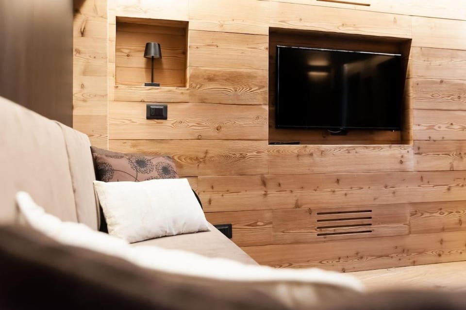 Maison Allée The Art of Alpine Living Apartment in Courmayeur