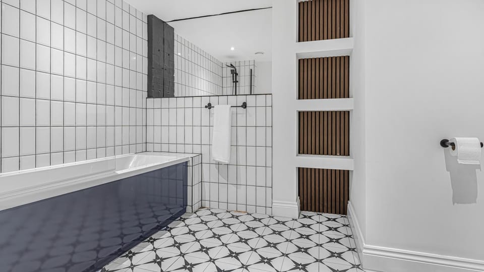 Bathroom, Bath