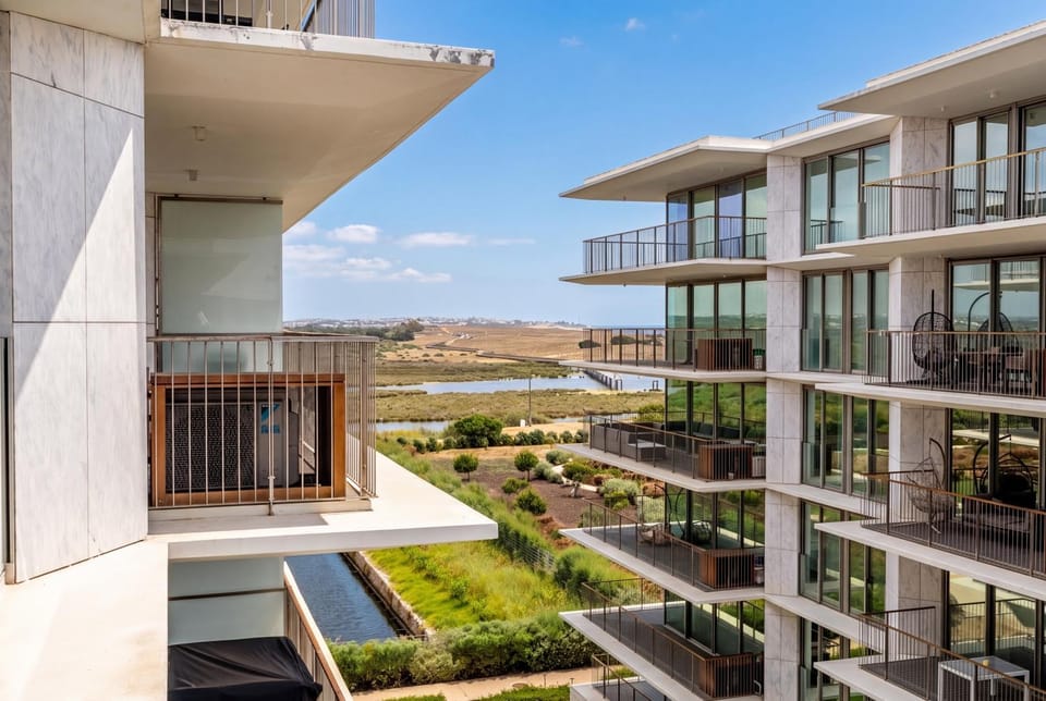 Property building, Day, Natural landscape, View (from property/room)