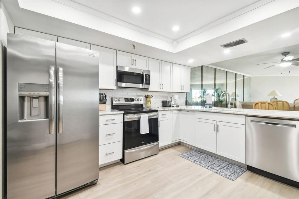 Beach Cottages Ocean View Condo Apartment in Redington Shores