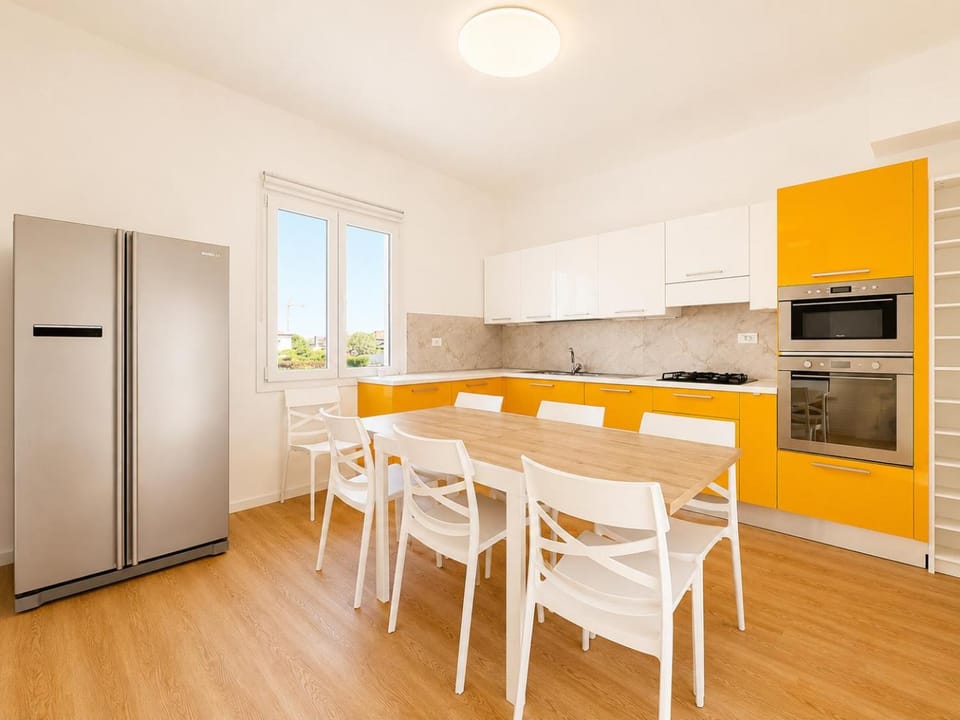 Kitchen or kitchenette, Dining area, Lunch, kitchen