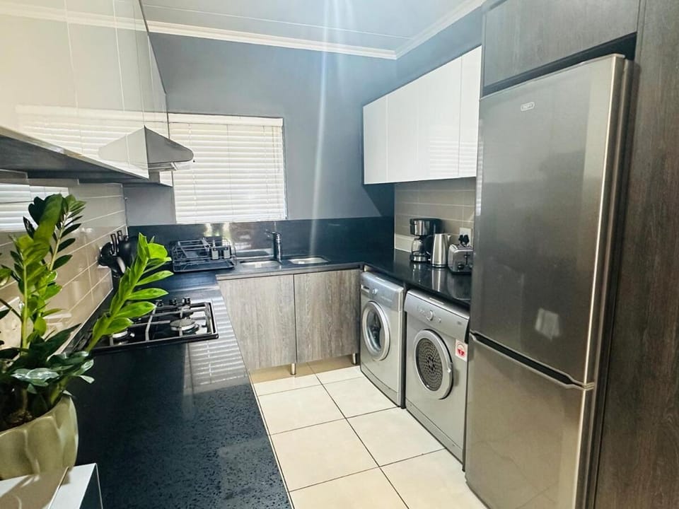 3 Bedroom Apartment - Sandown Apartment in Cape Town