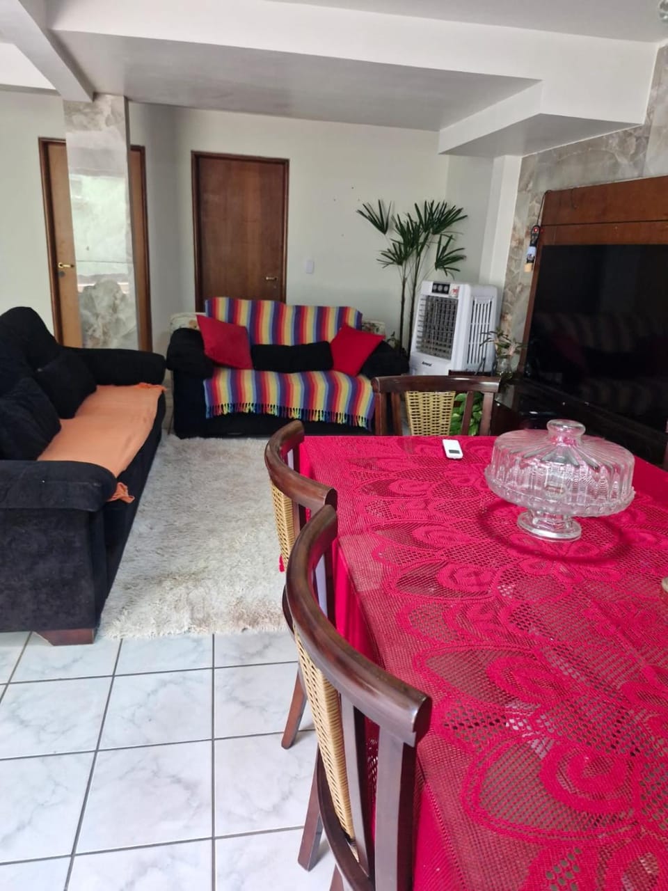 Casa Aconchegante com Jardim-Cozinha completa 2 quartos em Goiania-3 minutos Shopping Flamboyant House in Goiania