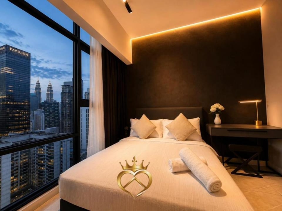 Bed, Bedroom, City view, towels