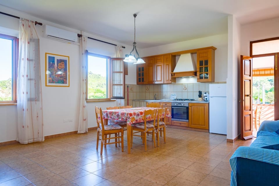 Passeggiata Alla Spiaggia Apartment in Campo nell'Elba