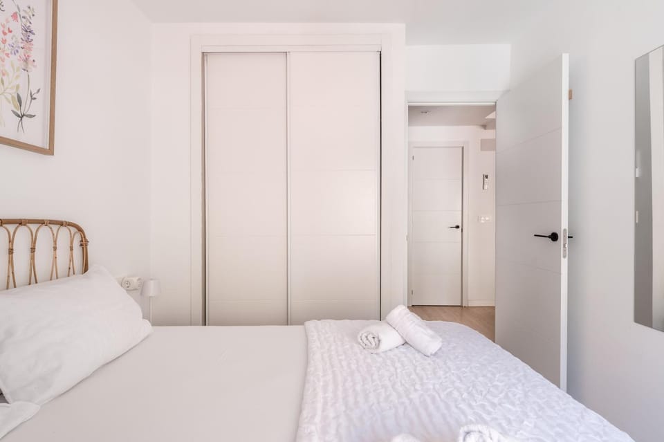 Bed, Photo of the whole room, Bedroom, towels, wardrobe