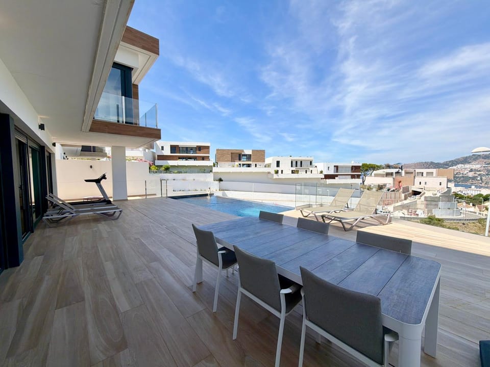 Lounge or bar, Swimming pool, Breakfast
