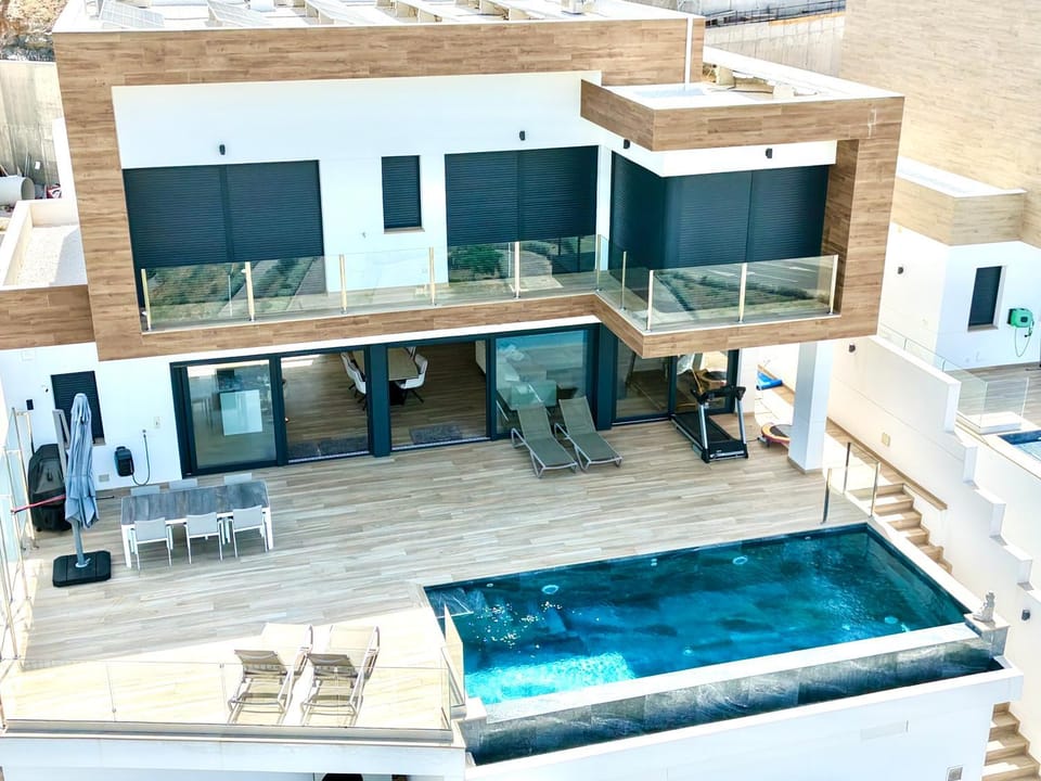 Property building, Swimming pool