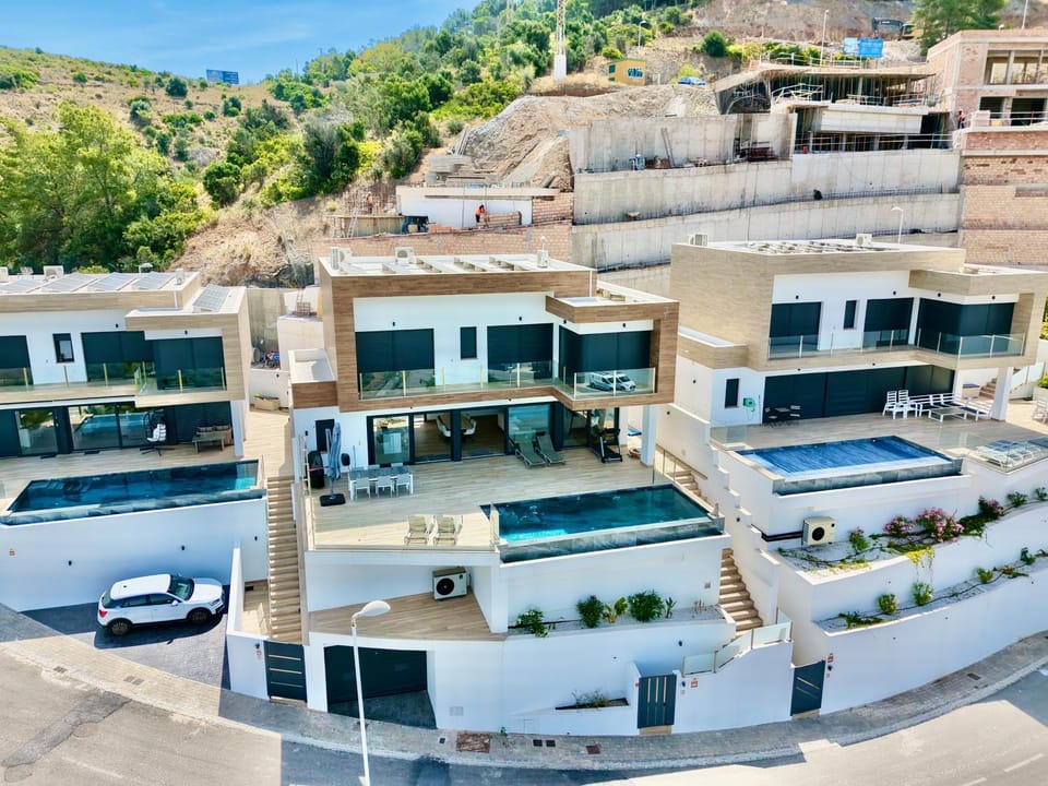 Property building, Swimming pool