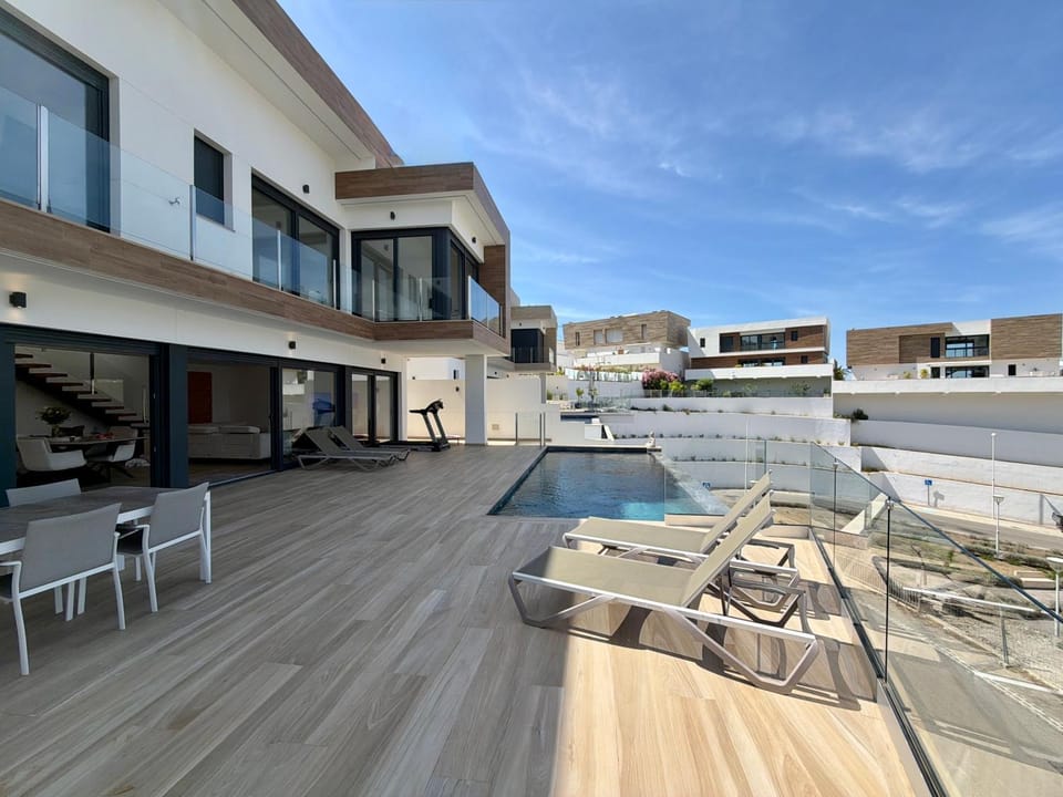 Property building, Swimming pool