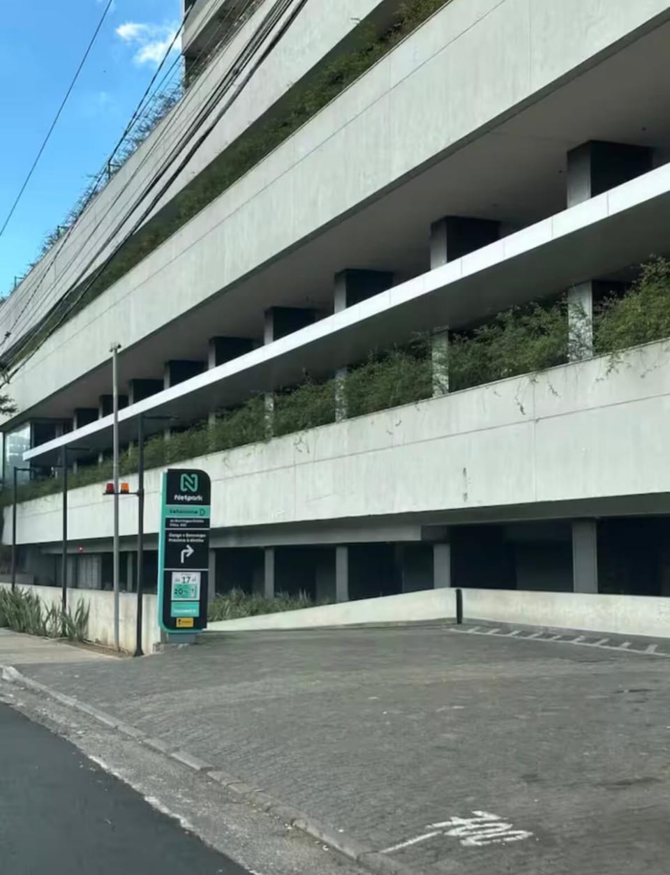 Next to Bradesco and Mercado Livre with garage Apartment in Osasco