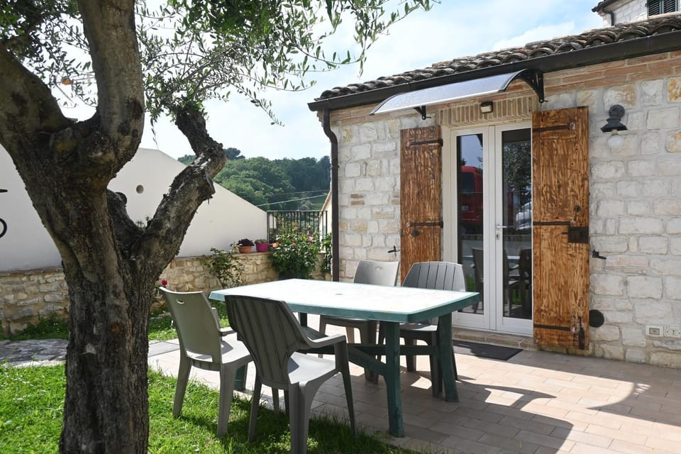S364 - Sirolo, deliziosa villetta vista mare con giardino Apartment in Marche
