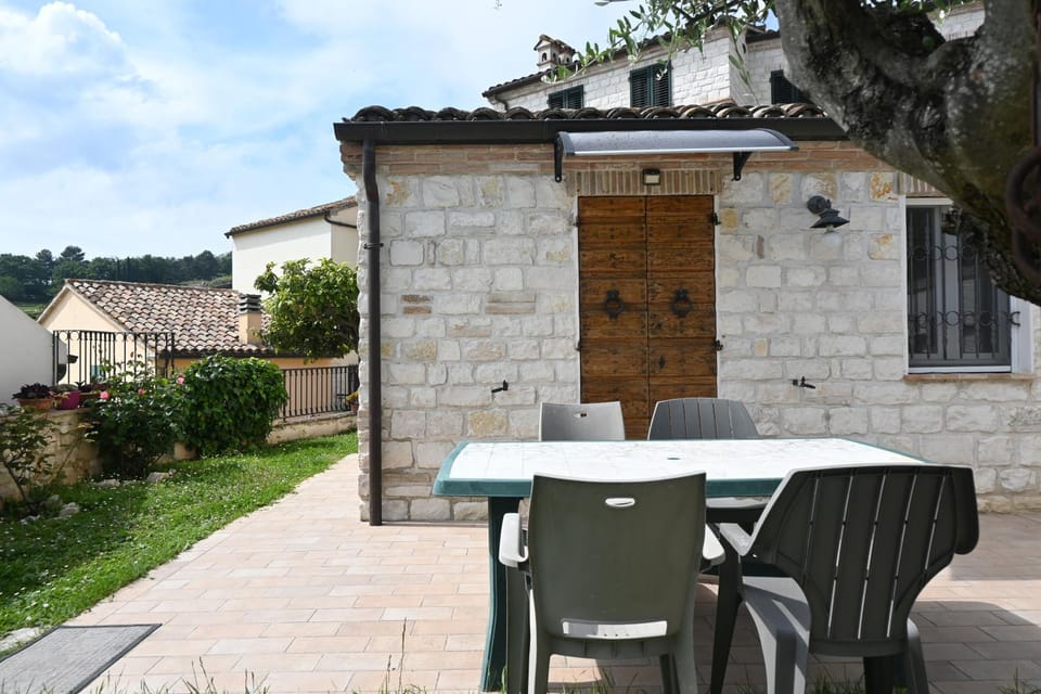 S364 - Sirolo, deliziosa villetta vista mare con giardino Apartment in Marche