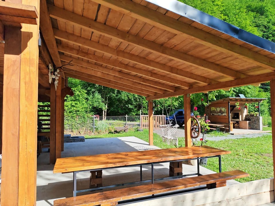 Cabana Tarța din Blidari 2 House in Romania
