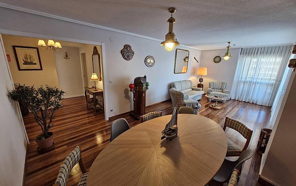 Living room, internet