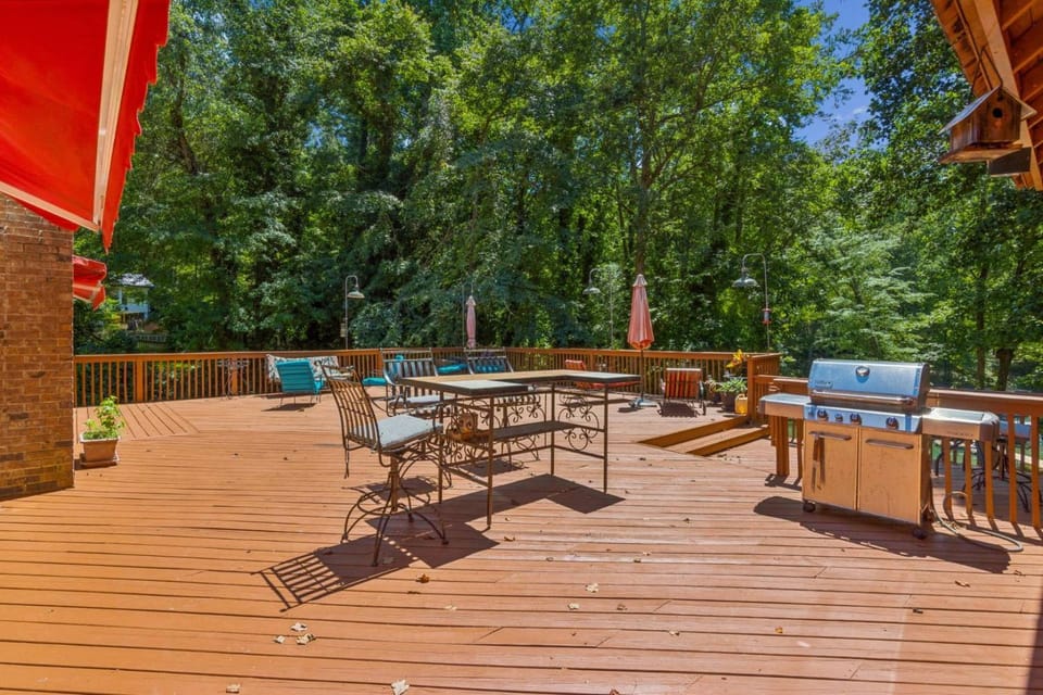 Sues Lake House House in Buford