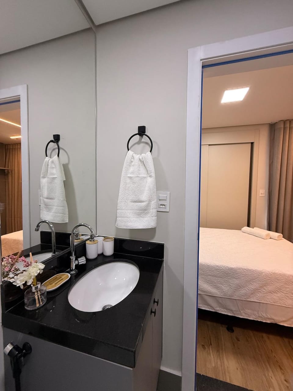 Studios Sublime - Elevador e Piscina und 05 Apartment in State of Mato Grosso, Brazil