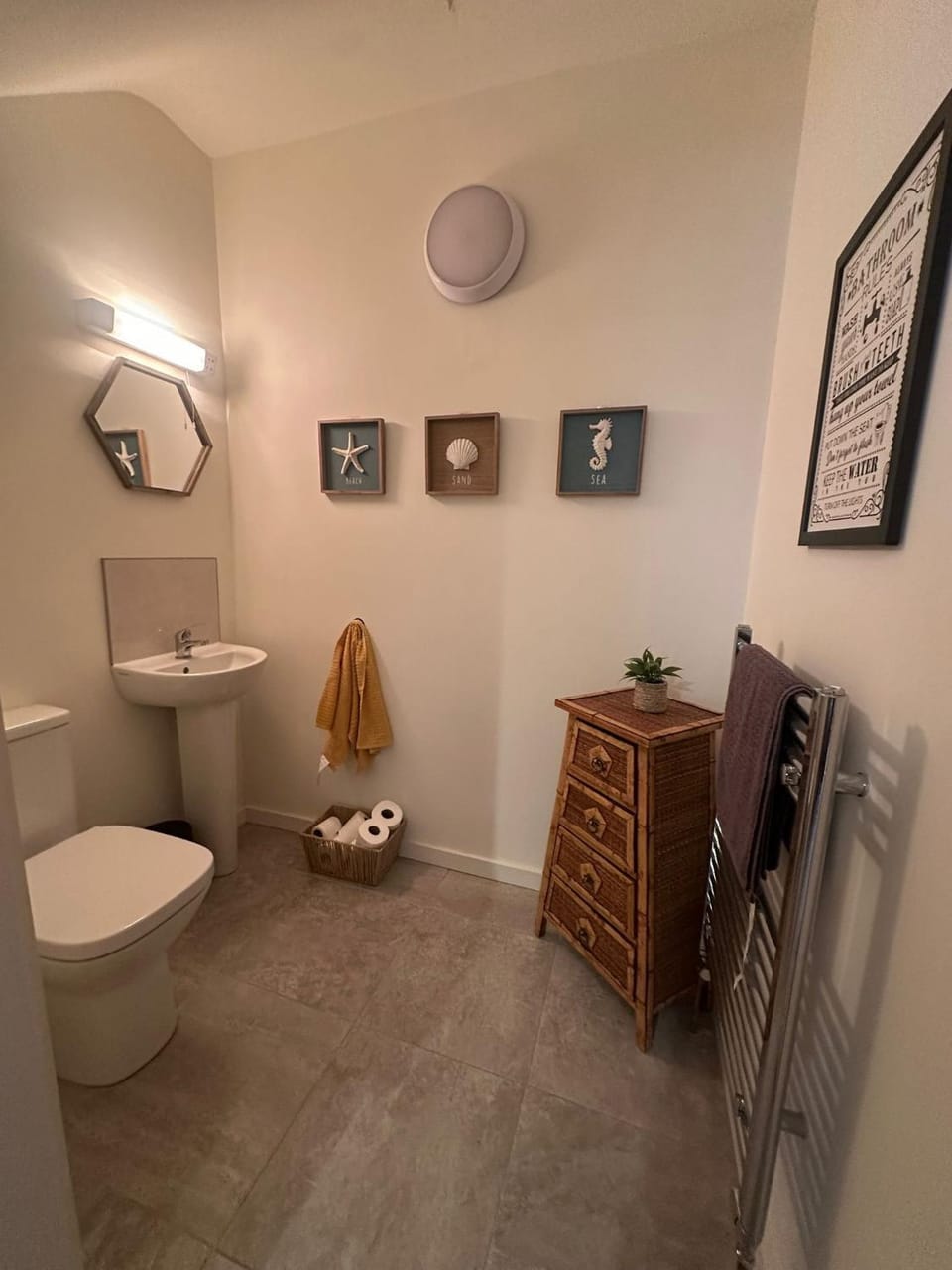 Toilet, Bathroom, towels