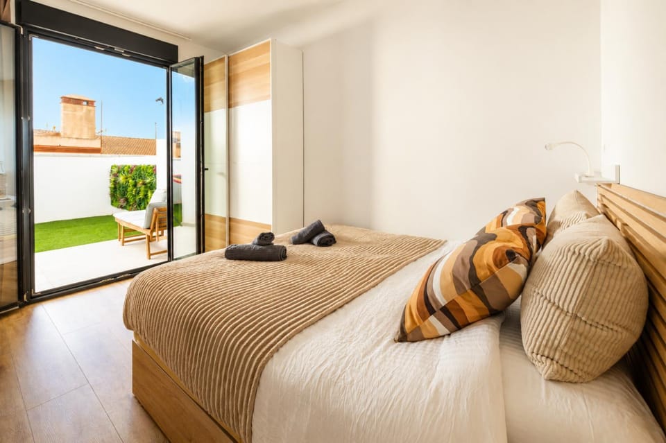 Bed, Bedroom