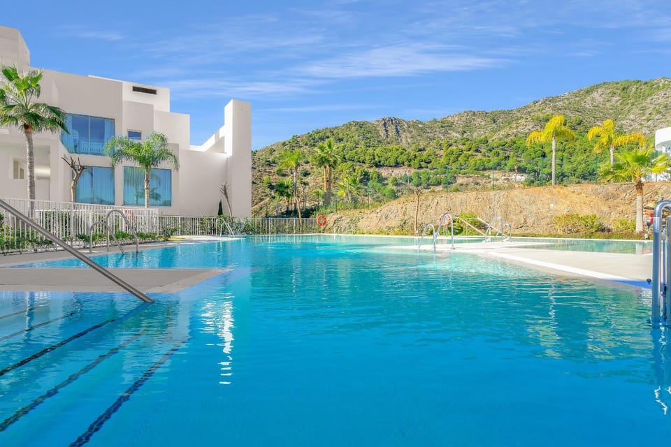 Palo Alto Marbella - Elegant 3 Bed Apartment Apartment in Sierra de las Nieves