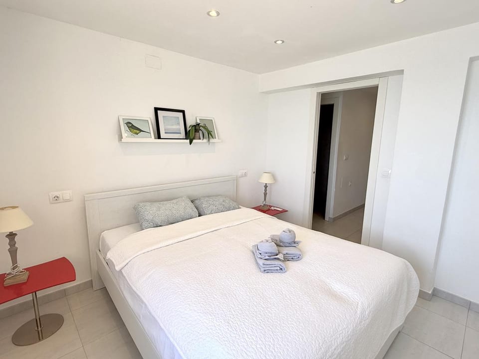 003 Modern Seaview- Alicante Holiday Apartment in Torre La Mata
