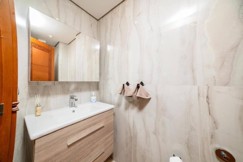 The Red City Retreat. 2BR Elegant Apt . Apartment in Marrakesh
