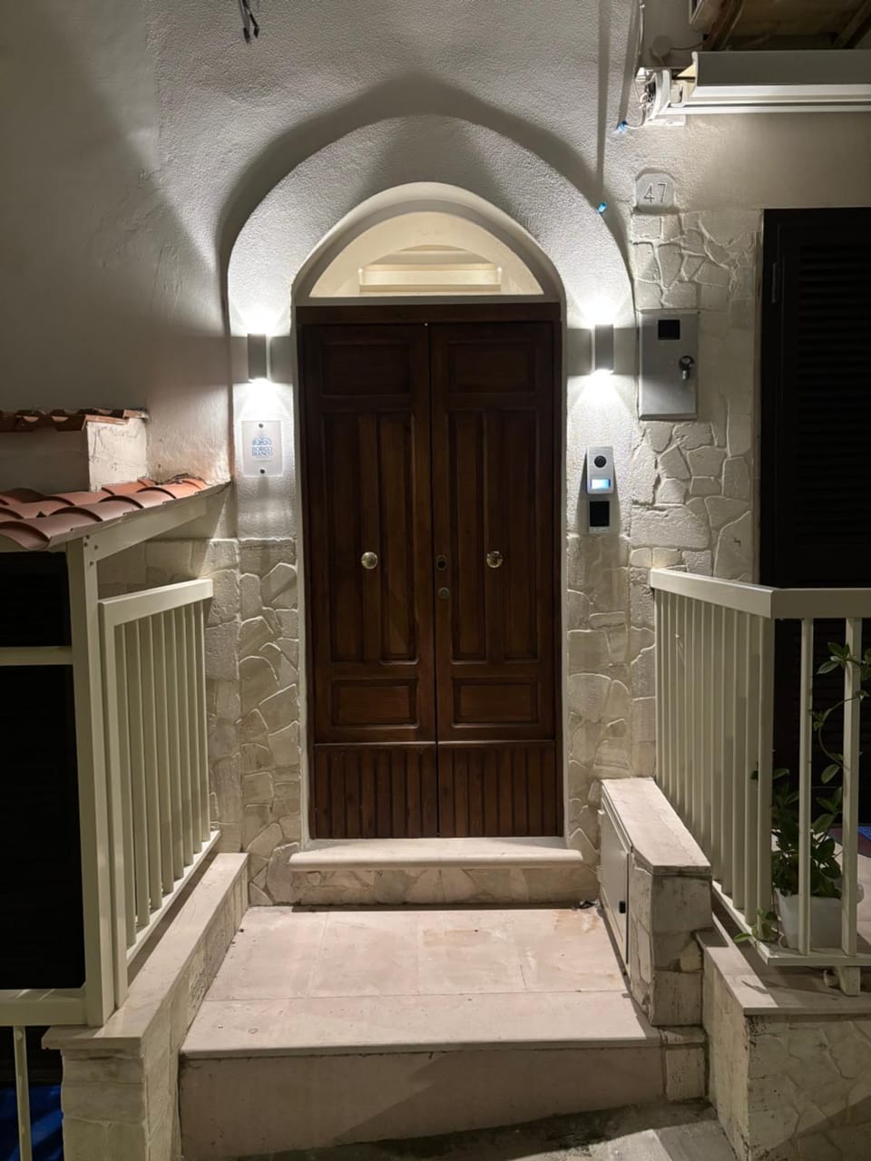 Facade/entrance