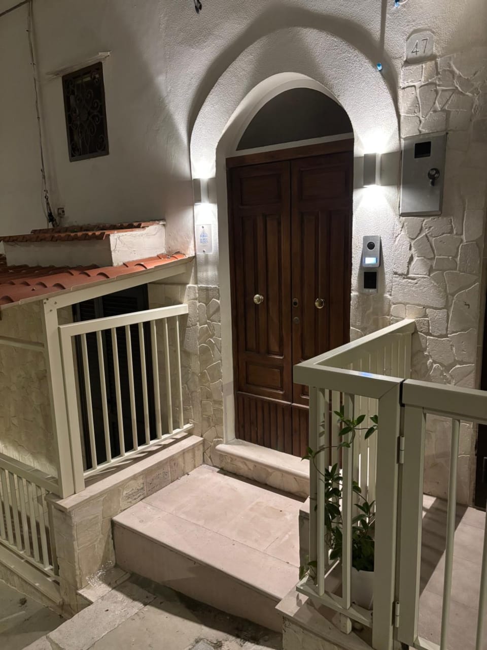 Facade/entrance