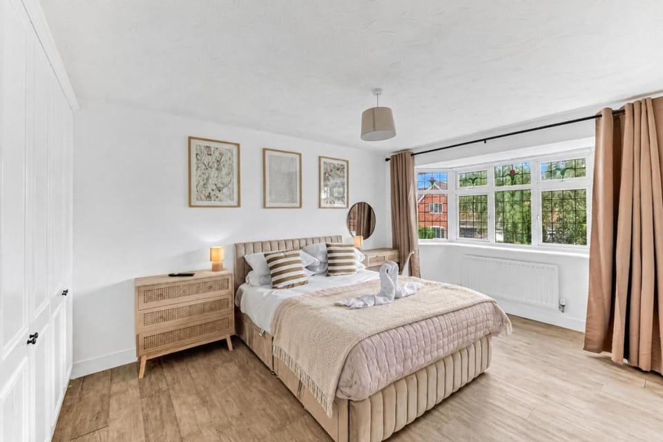 Bed, Bedroom