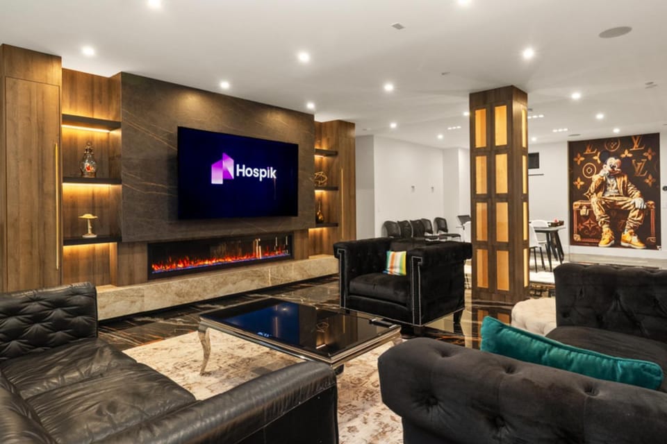 TV and multimedia, Seating area, Evening entertainment