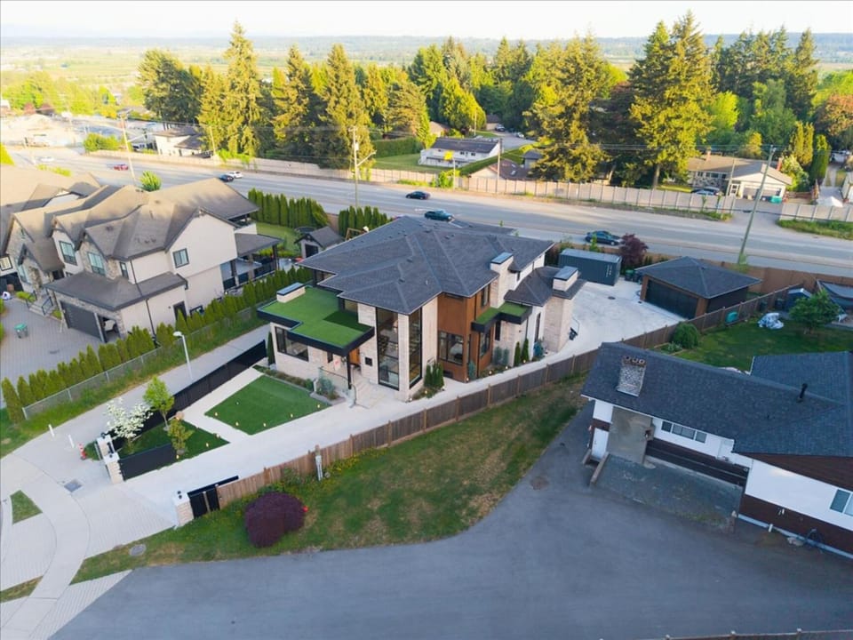 Property building, Day, Neighbourhood, Natural landscape