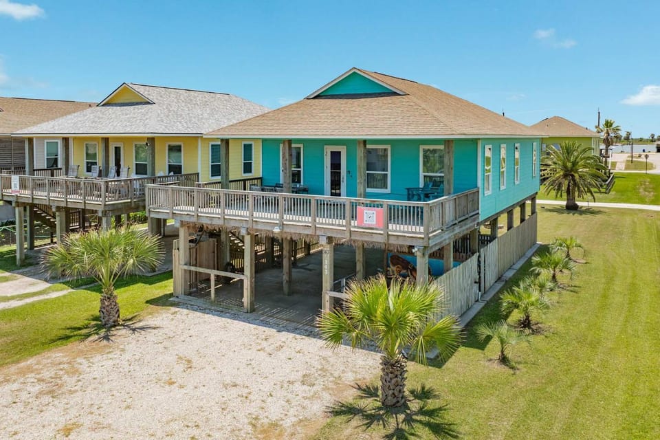 Steps from the Jetty & Beach House in Surfside Beach