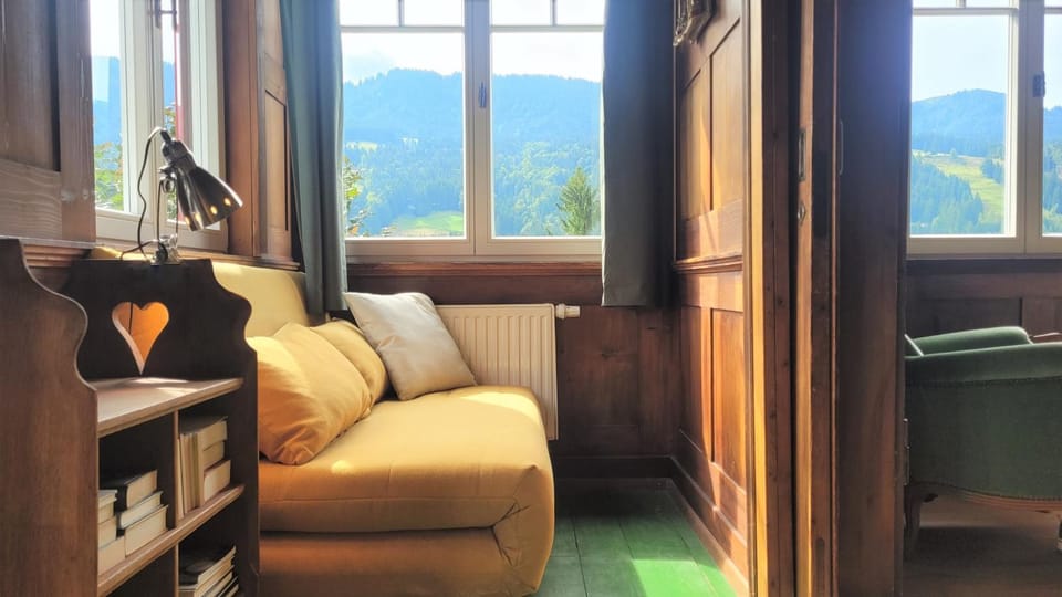 View (from property/room), Seating area, Bedroom, Mountain view