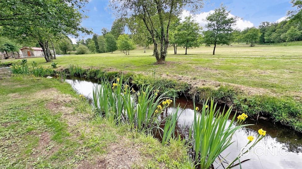 Les rives du bandiat House in Nouvelle-Aquitaine