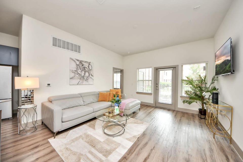 Relaxing Houston Getaway 2 King Suites Game Ro Apartment in Addicks