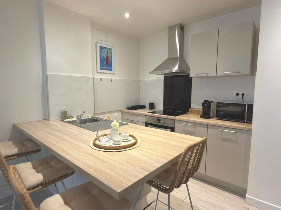 Dining area, heating, internet