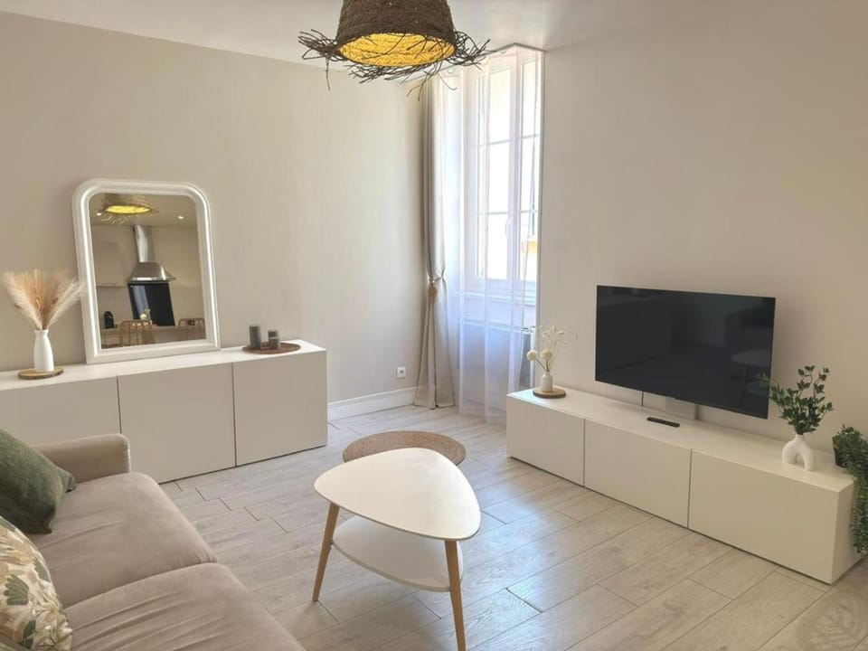 TV and multimedia, Living room, heating, internet