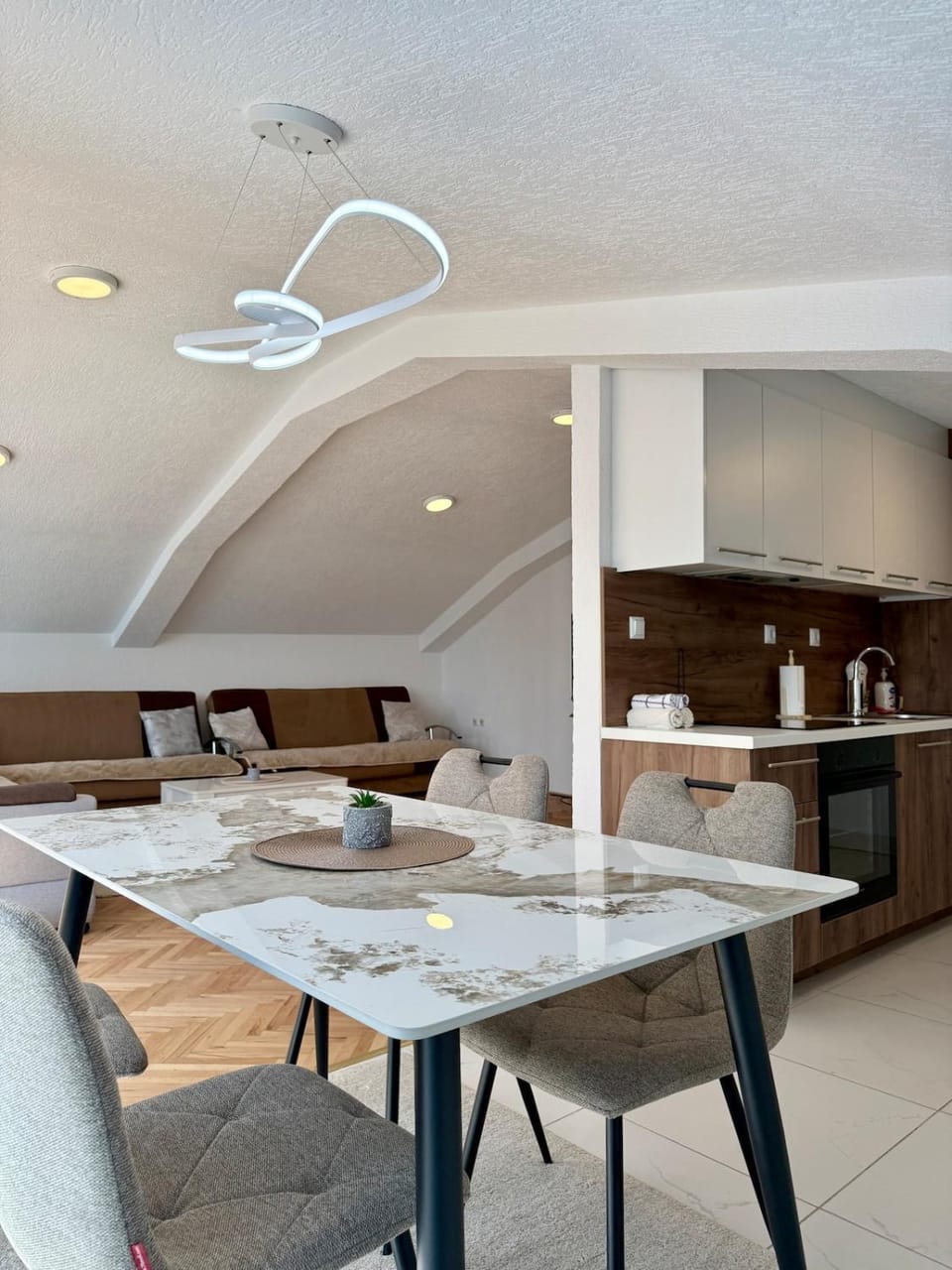 Bright & Spacious Home Stay Apartment in Serbia