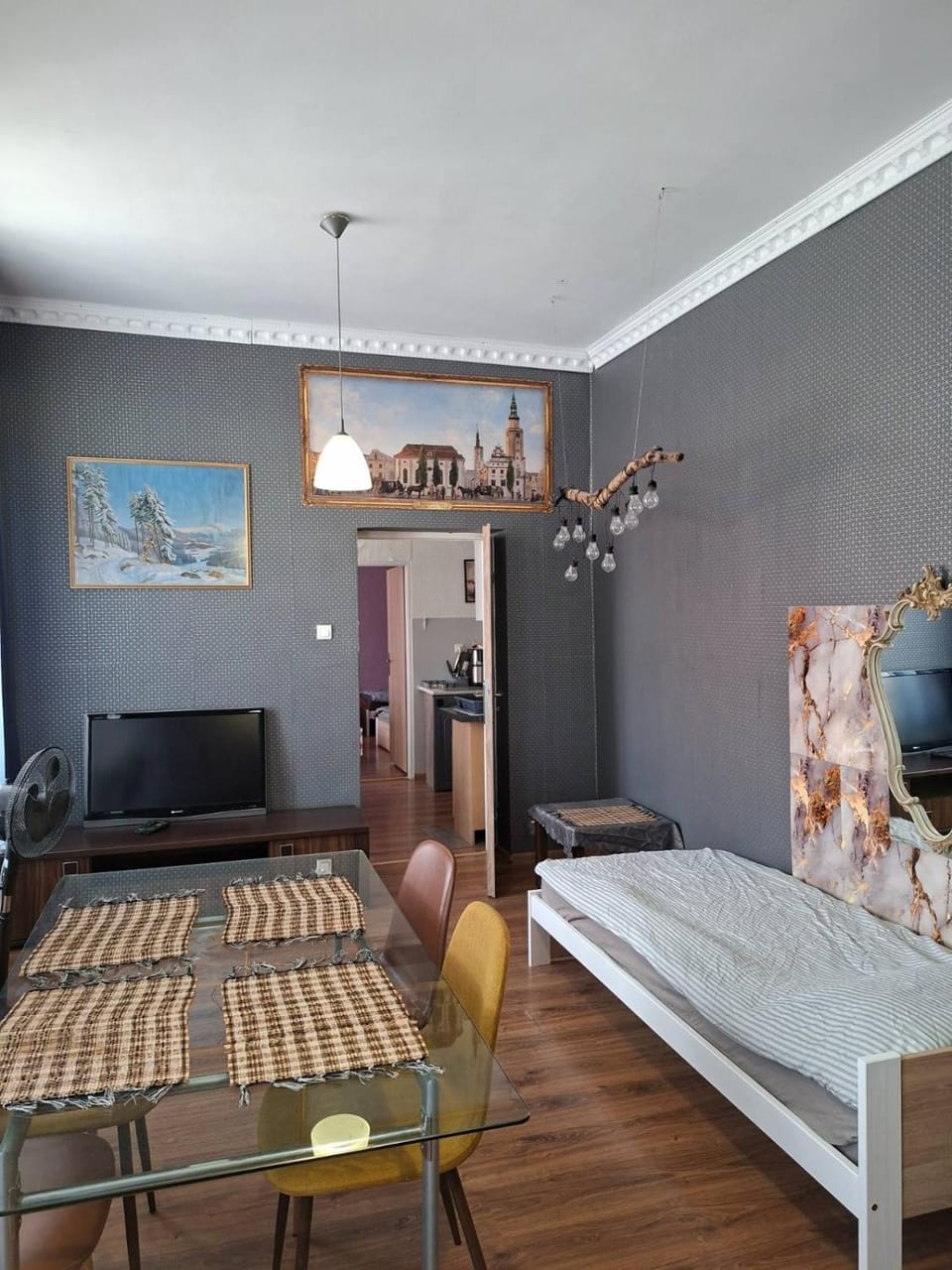 Apartament M J w Centrum-Dwa Pokoje Apartment in Lower Silesian Voivodeship