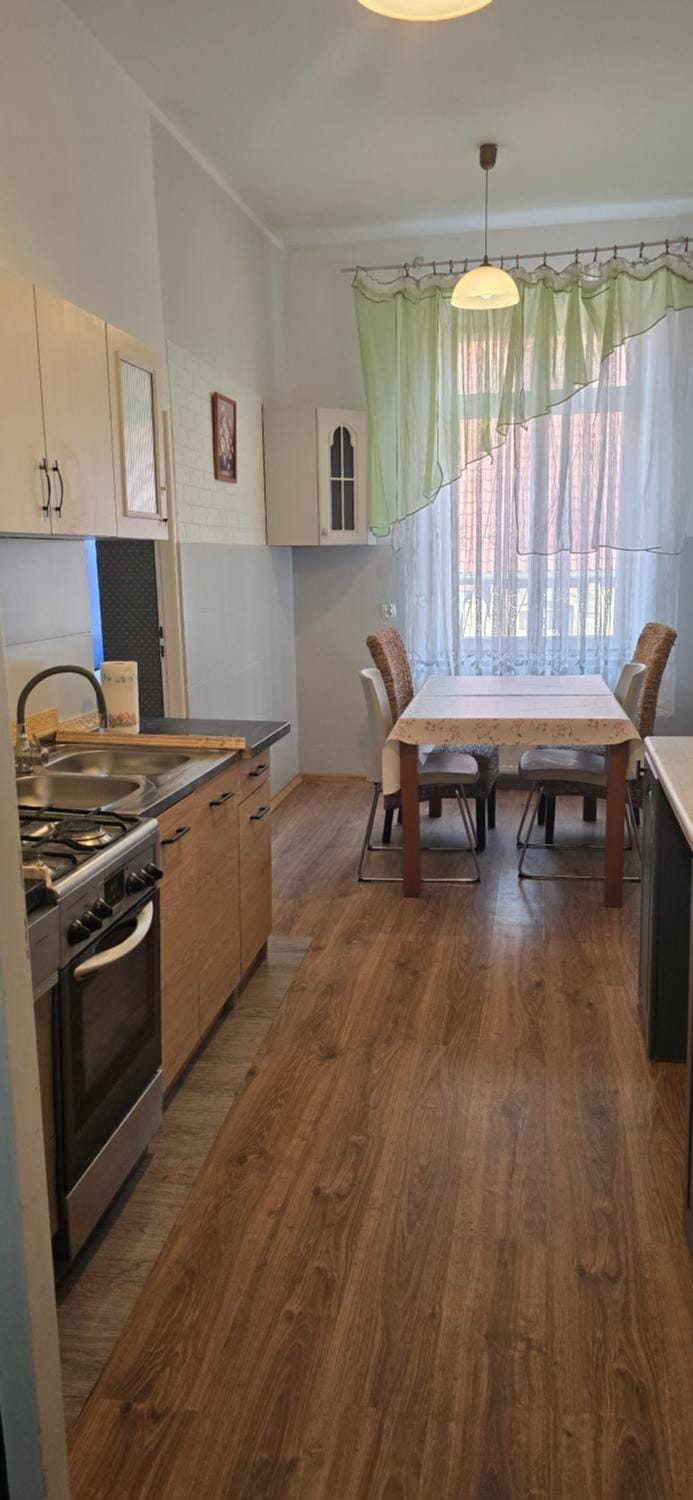 Apartament M J w Centrum-Dwa Pokoje Apartment in Lower Silesian Voivodeship