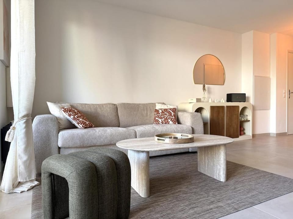 Appartement moderne 2 chambres, jardin, terrasse et garage Apartment in Fréjus