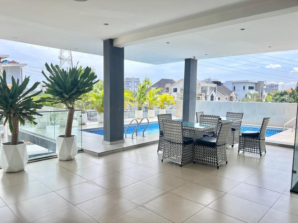Balcony/Terrace, Balcony/Terrace, Swimming pool