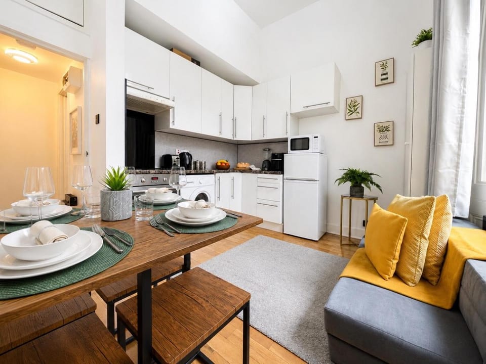 Living room, Dining area, kitchen