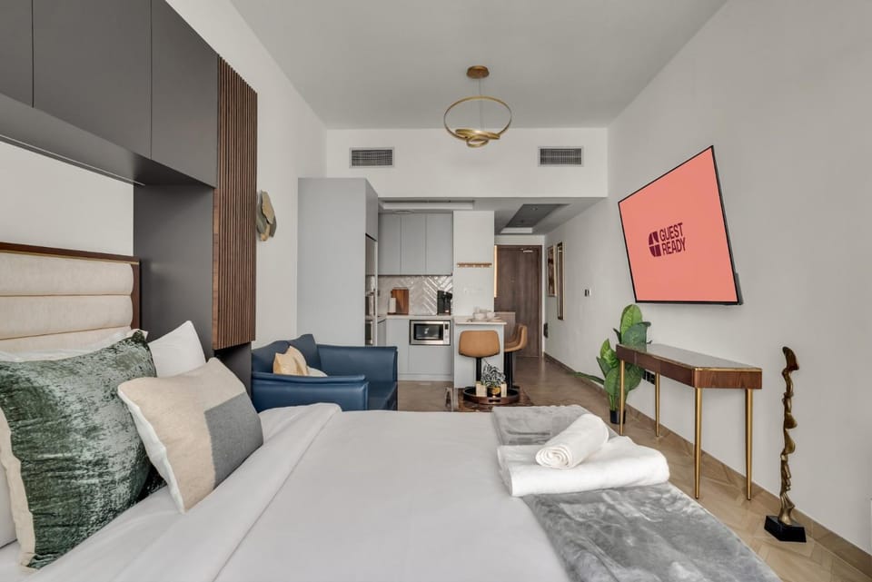 GuestReady - Stylish Stay with Balcony | Studio Apartment in Dubai