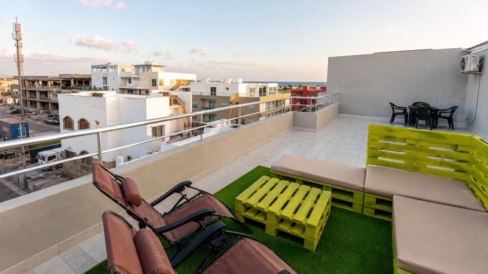 Patio, Day, View (from property/room), Balcony/Terrace, Seating area, City view
