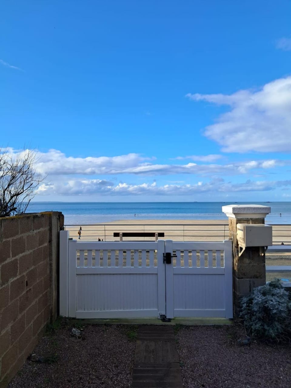 Maison sur la digue avec vue exceptionnelle sur la mer House in Brittany