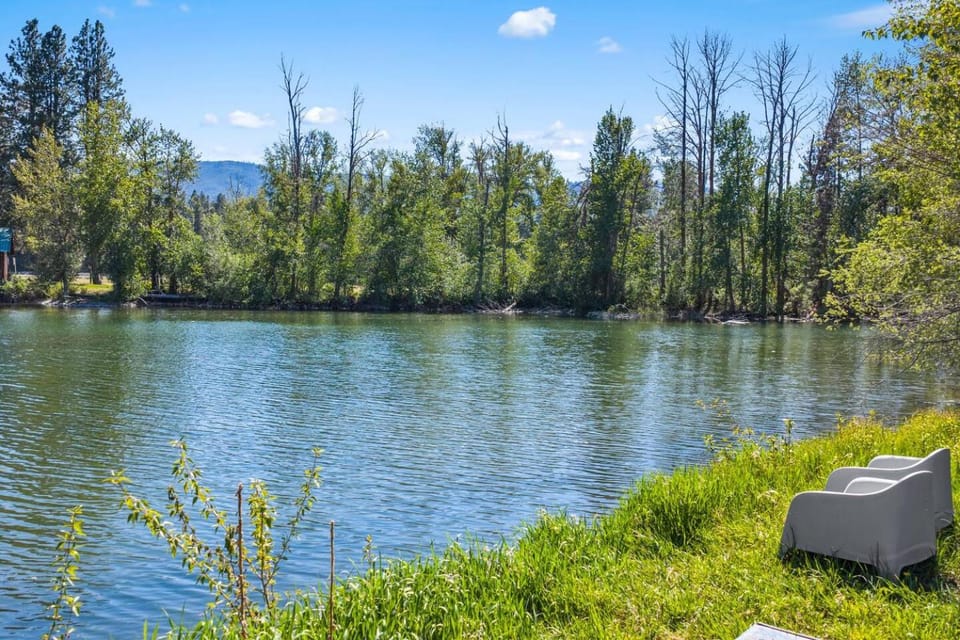 Family Cabin w/ Private Pond & Mountain Views Cabin in Kittitas County