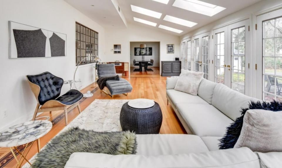 Historic 6-Bdrm Tudor Estate w pool & tennis access House in Stamford